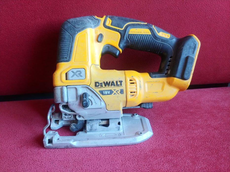 Wyrzynarka dewalt dcs334