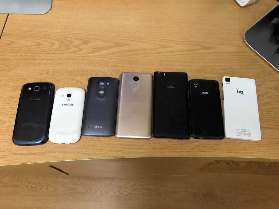 Lote de Telémoveis Android Avariados ou para Peças