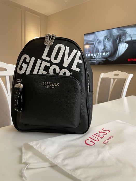 Рюкзачки Guess, дуже вмісткі, є кольори