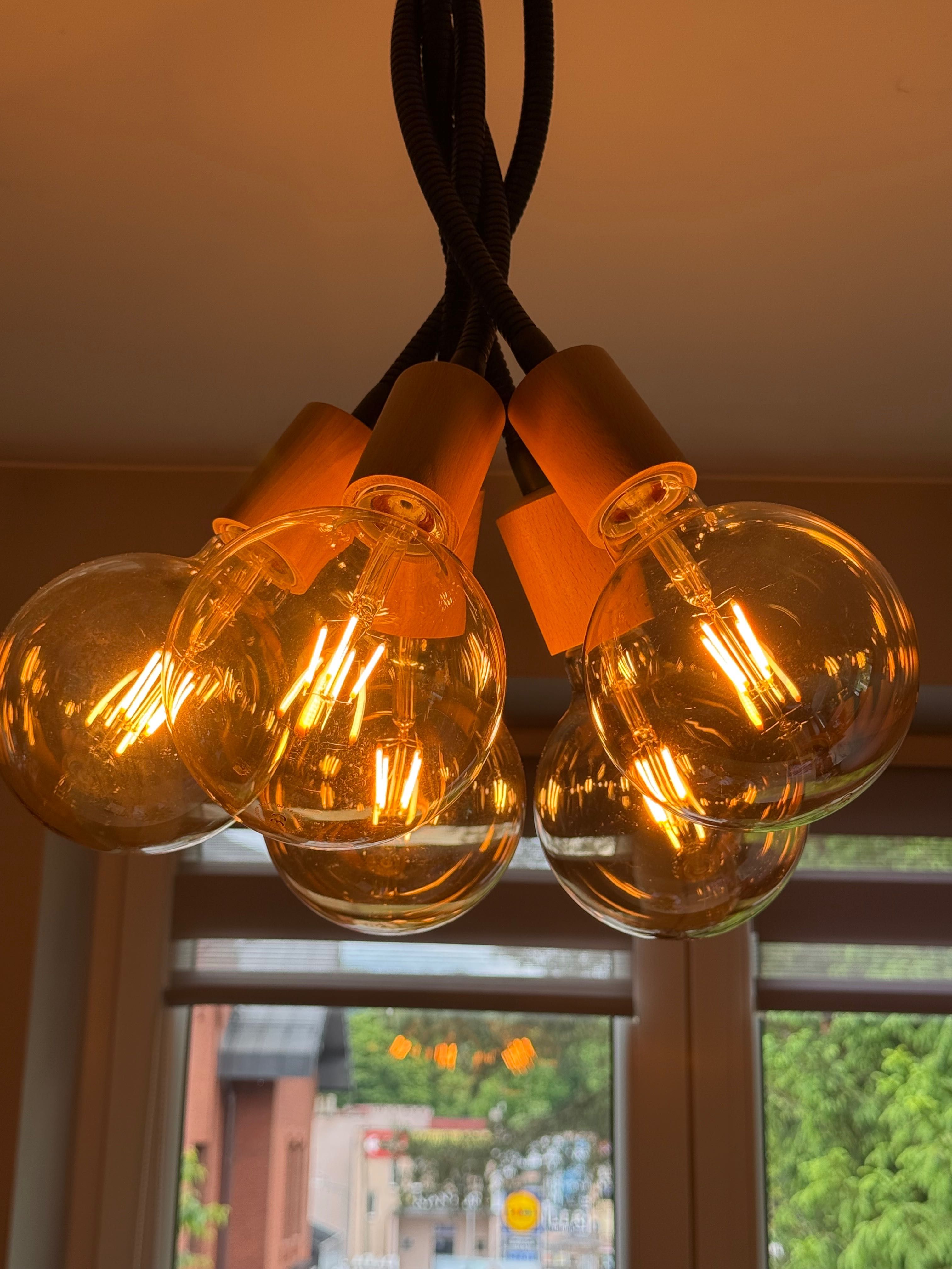 Lampa salonowa wisząca , bardzo ładna design