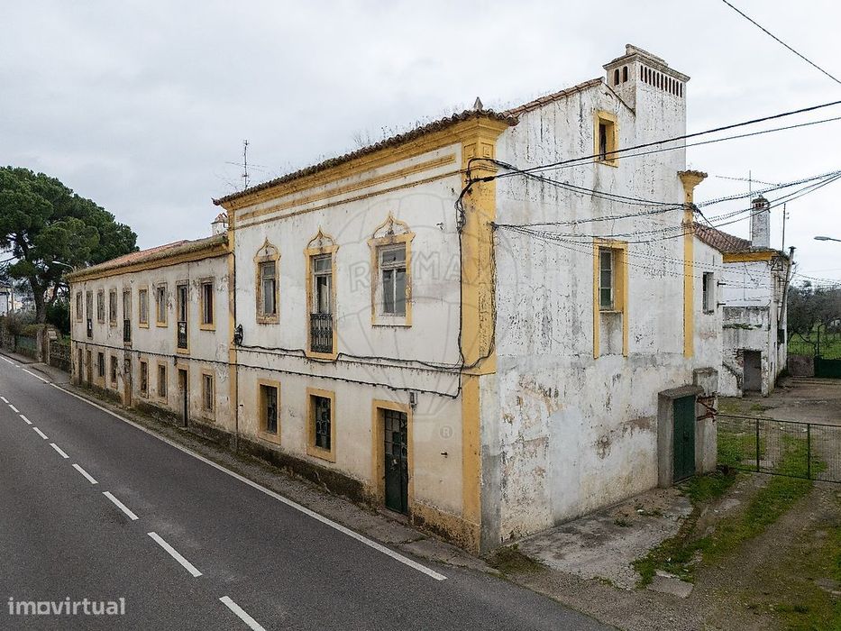 Moradia T8 para venda