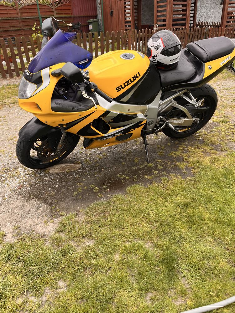 Suzuki GSXR 750 plus kask i buty