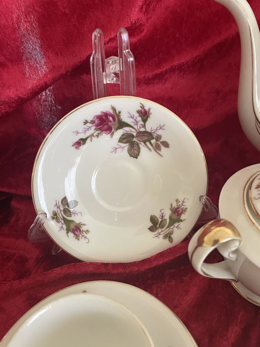 Serwis porcelanowy do kawy