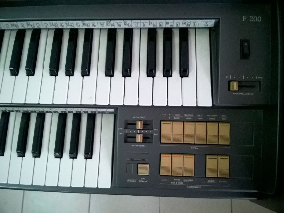 Orgão (/"Piano") Marca: Farfisa ; Modelo: F200 (*Oferta)