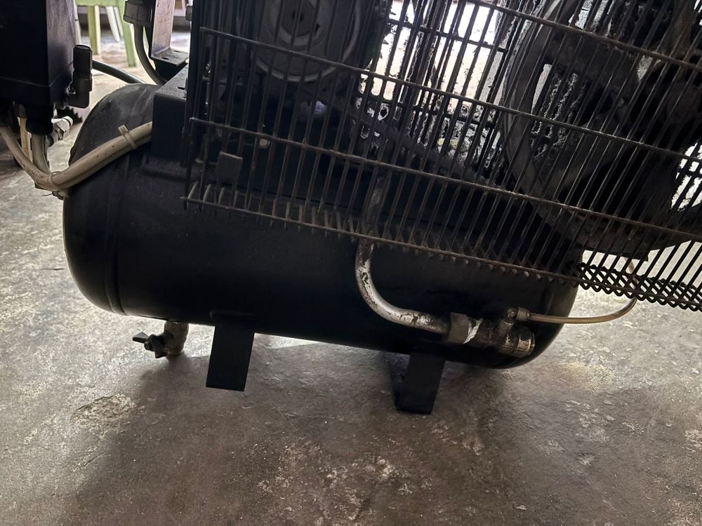 Compressor a oleo trif.