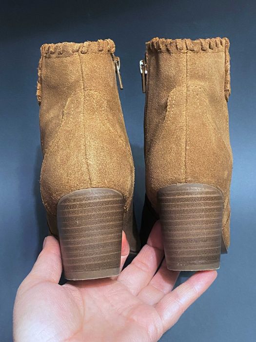 Чоботи жіночі шкіряні 35,5 розмір Next підбори 6 см натуральна шкіра