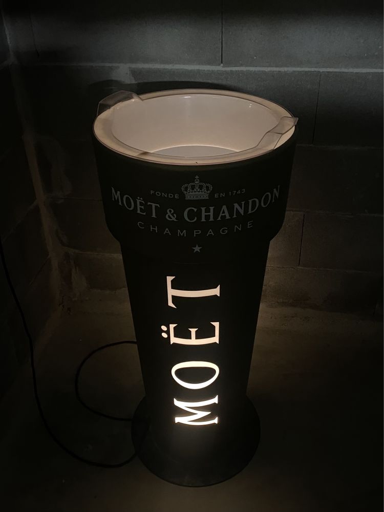 Moet chandon Champanheita Balde Led Gelo exterior