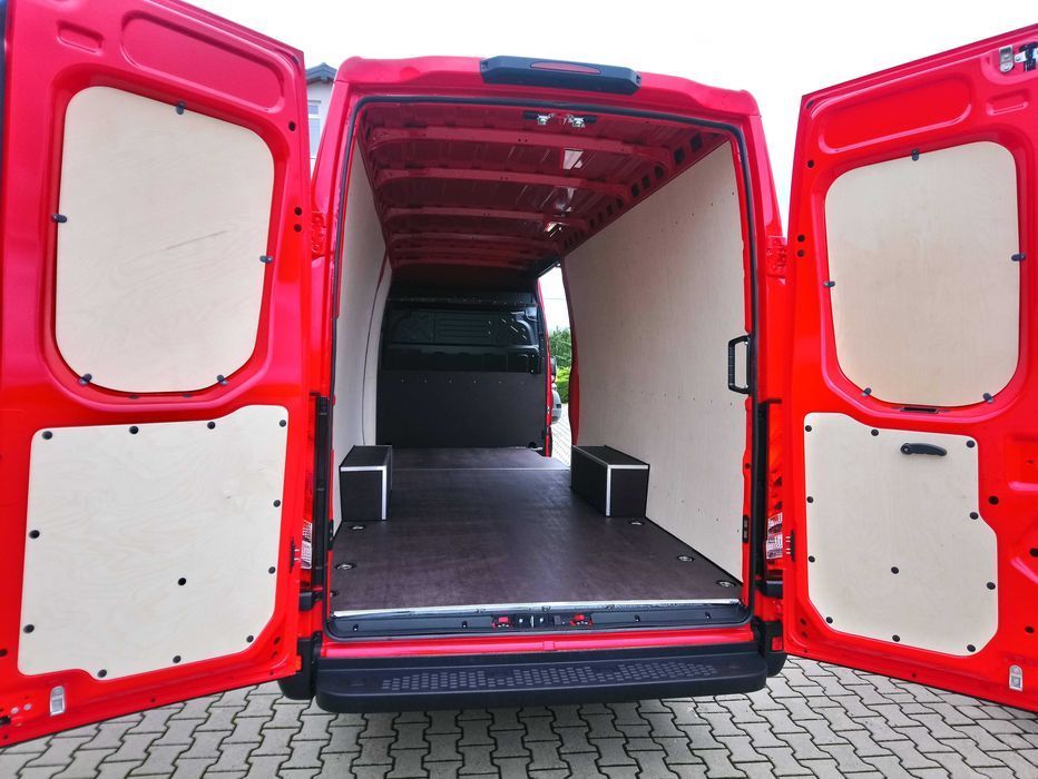 Iveco L4 Zabudowy samochodów dostawczych wszystkich marek // KNAUTECH