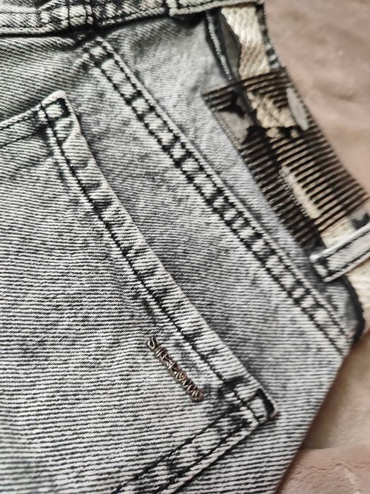 Продам джинсові шорти жіночі