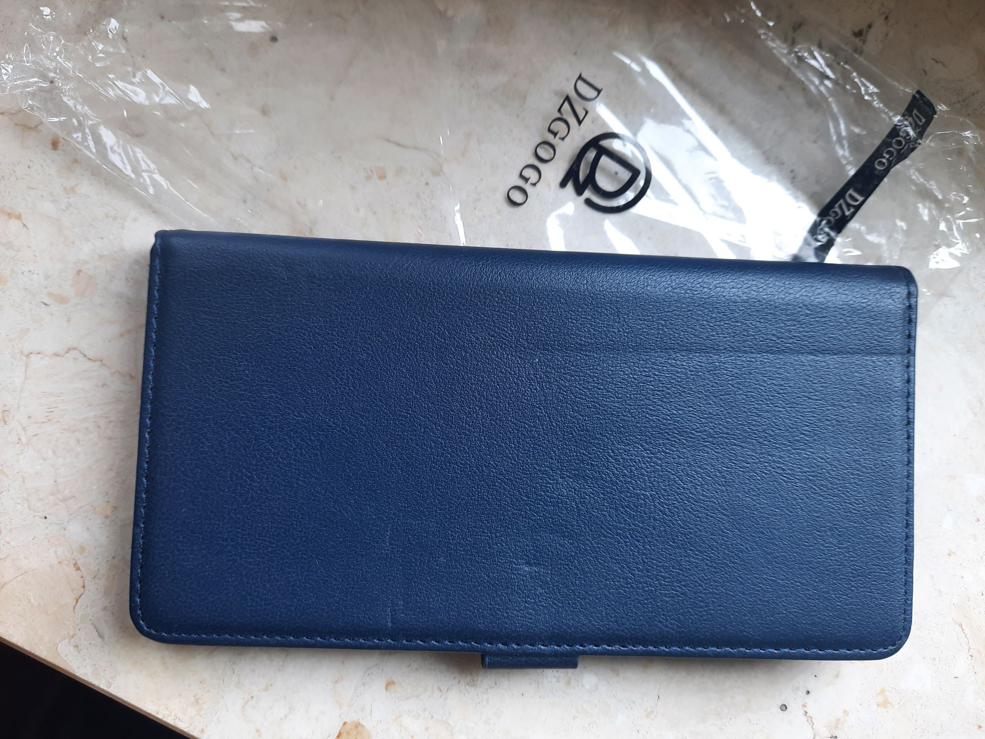 Etui na Huawei Mate 20X Dzgogo marka zamykany