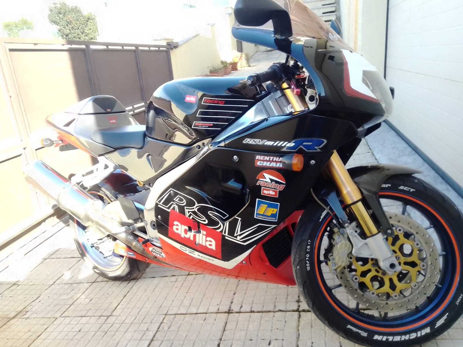 Aprillia rsv1000R