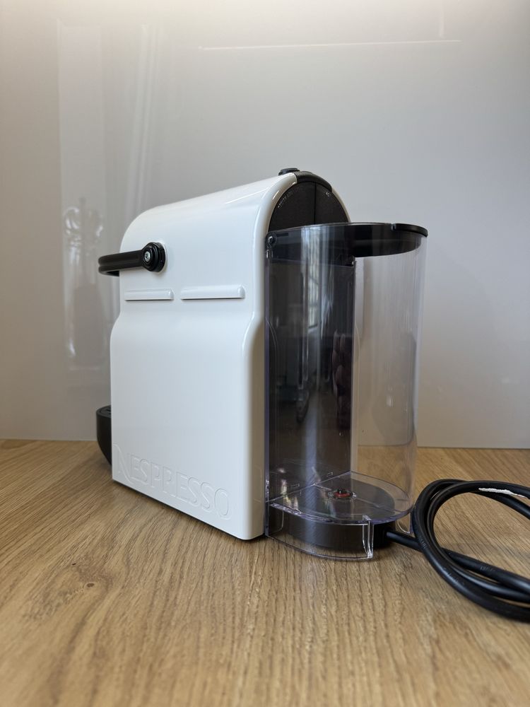 Ekspres na kapsułki Nespresso KRUPS Inissia XN100