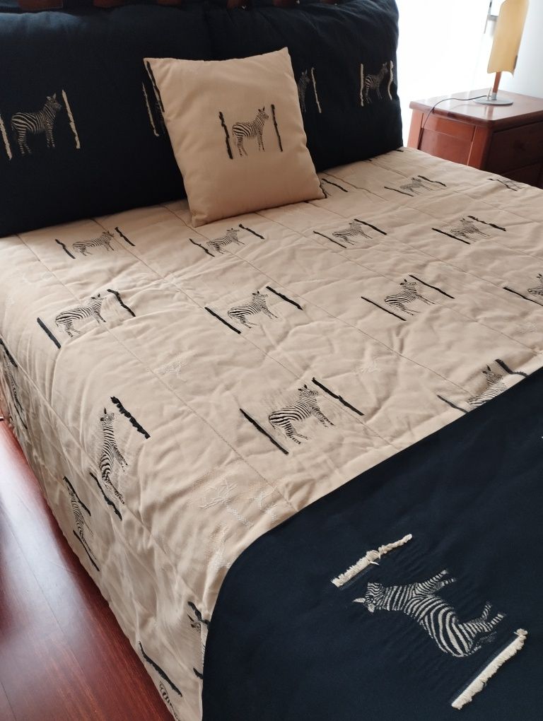 Conjunto de Colcha de cama.