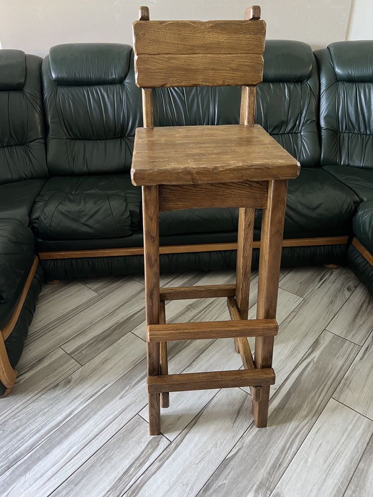 Стілець барний з дуба 2500 грн.