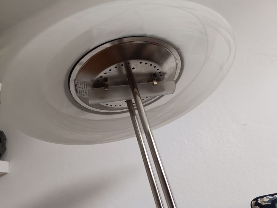 Lampa pokojowa stojąca