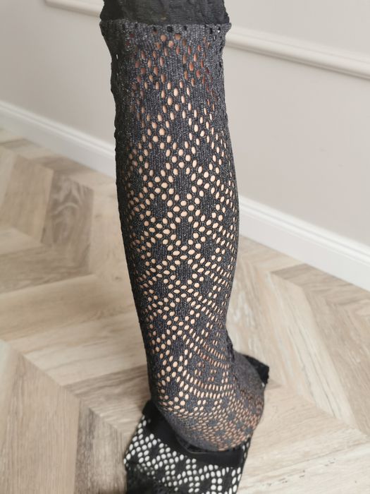 Czarne ażurowe legginsy MSI Trend