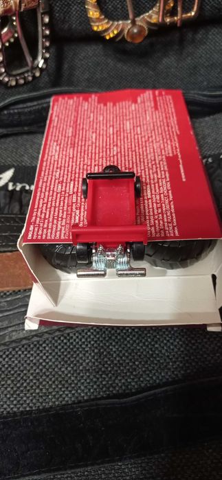 Машинка хотвілс і конструктор від Макдональдс