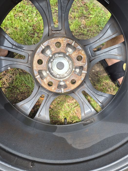 Felgi 17" et 40 opony 225/45R17