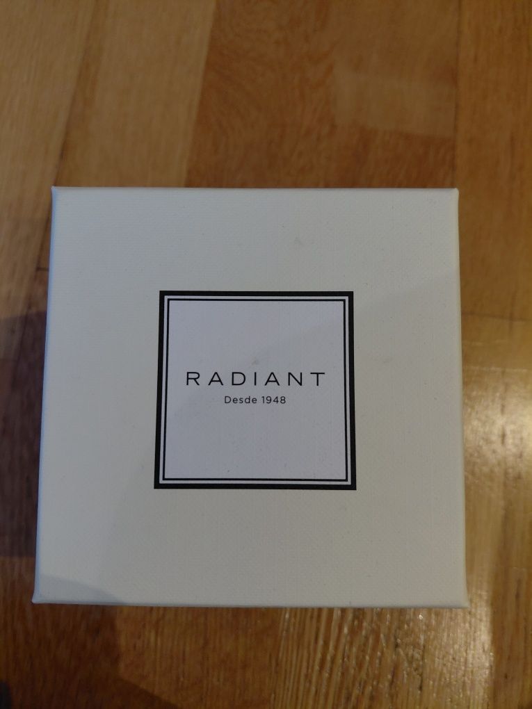 Relógio Radiant.