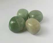 Zielony chalcedon otoczaki biżuteria.
