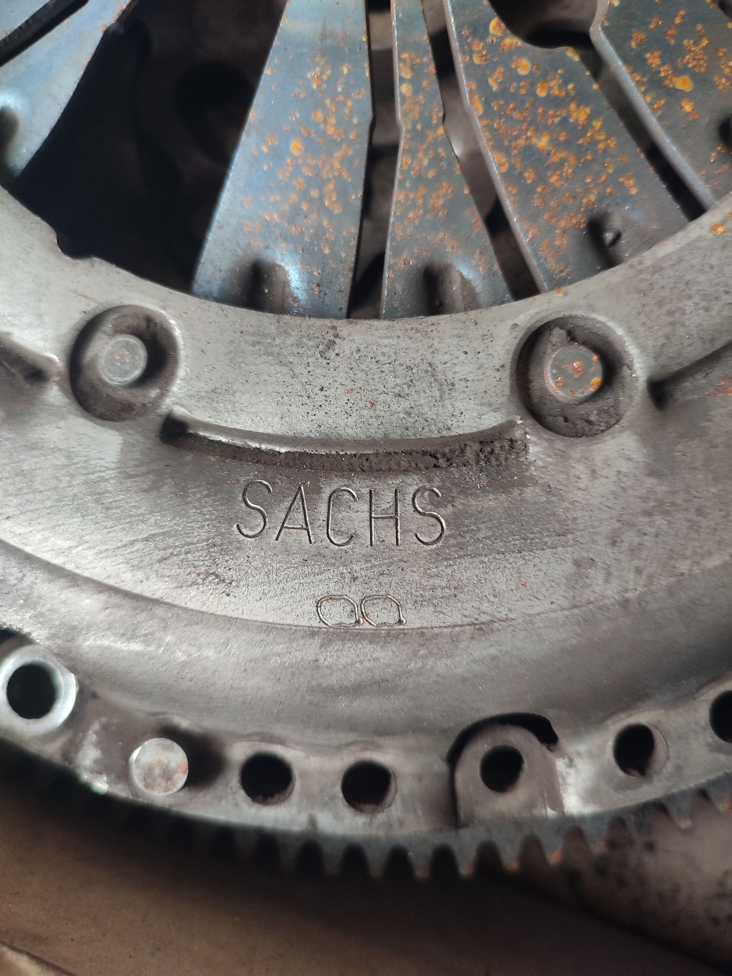 Маховик + щеплення 1.6 tdi CAYC Sachs