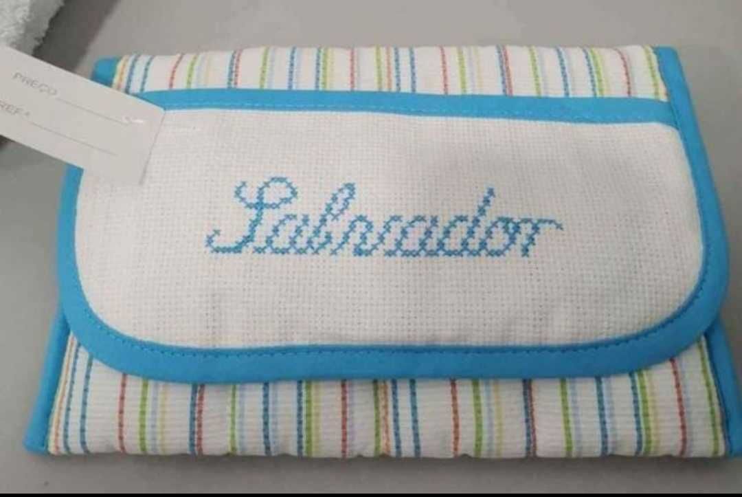 *Conjunto de Banho/ Bebé*
Personalizado com o nome:
     * Salvador*