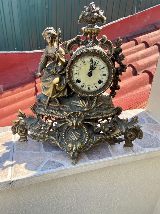 Relógio de Mesa Antigo