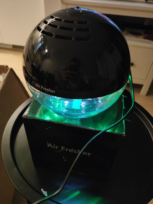Oczyszczacz powietrza dyfuzor LED czarny