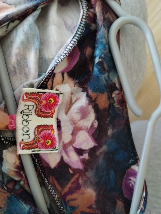 Sukienka ribbon w kwiaty z krótkim rękawem