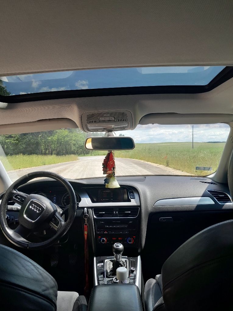 Audi  A4 B8  V6 QUATTRO 270 KM