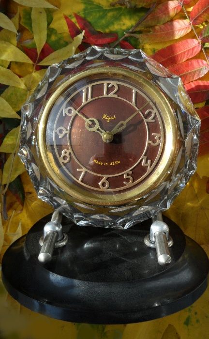 МАЯК_ОСЕНЬ_ХРУСТАЛЬ настольные часы, МЕХАНИКА, сделано в СССР 1968 год