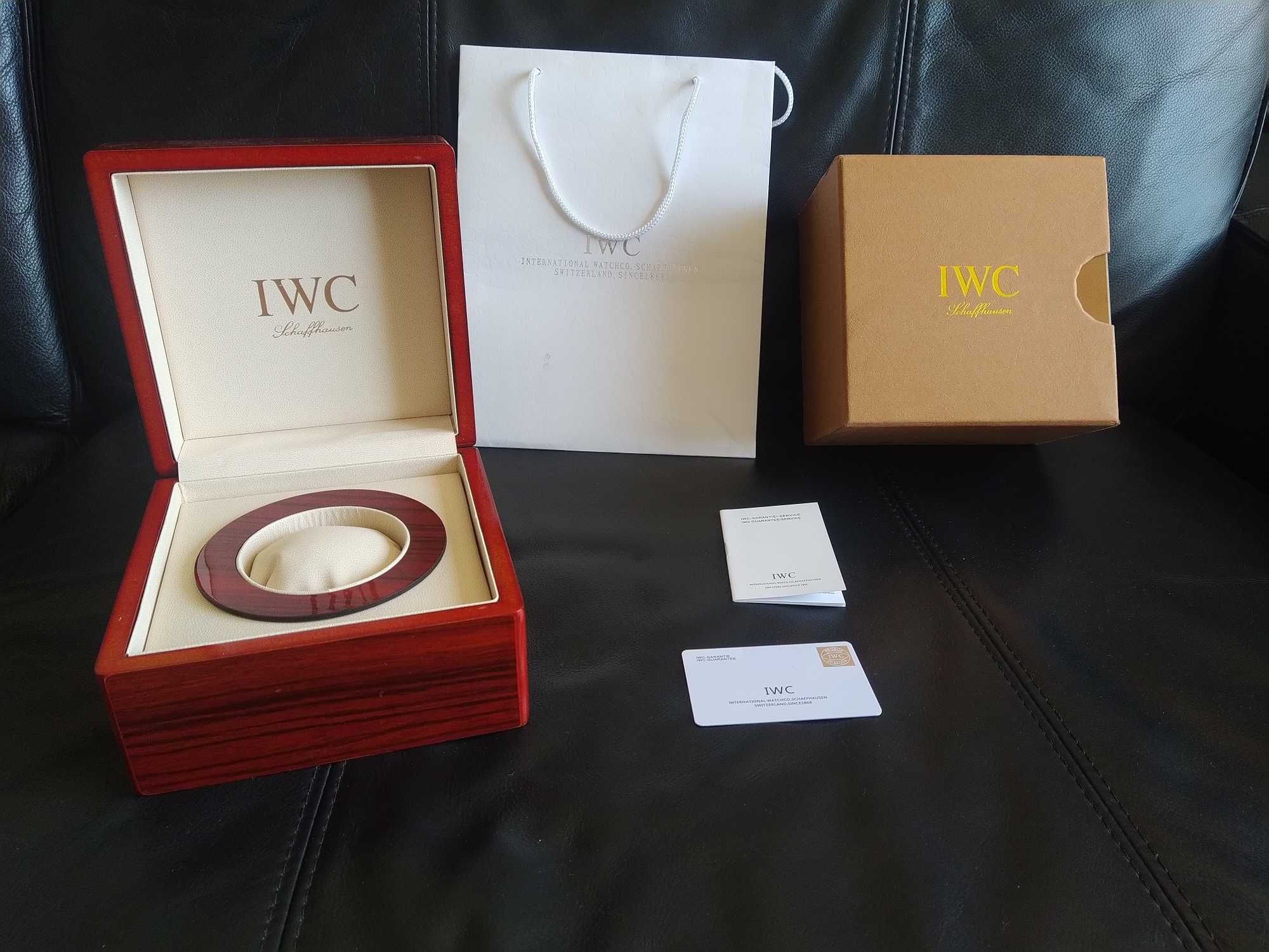 Caixa nova de relógio IWC, com documentos
