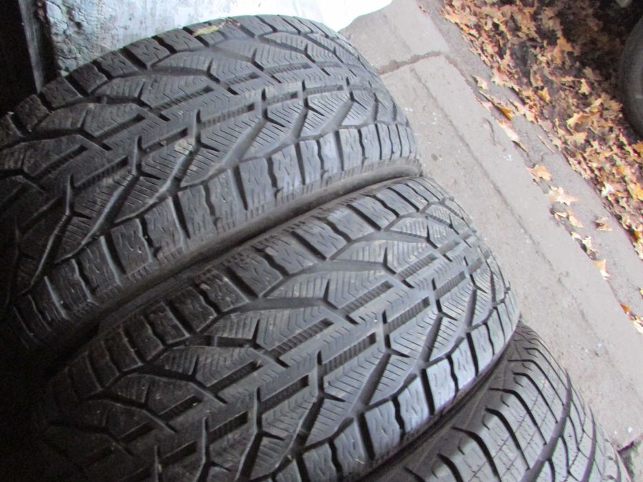 245/45/18 пара зимових шин Taurus Winter