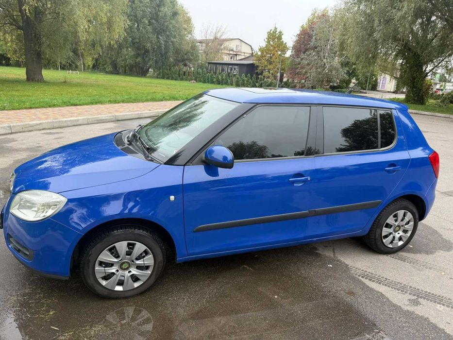 Продам авто Skoda Fabia 2