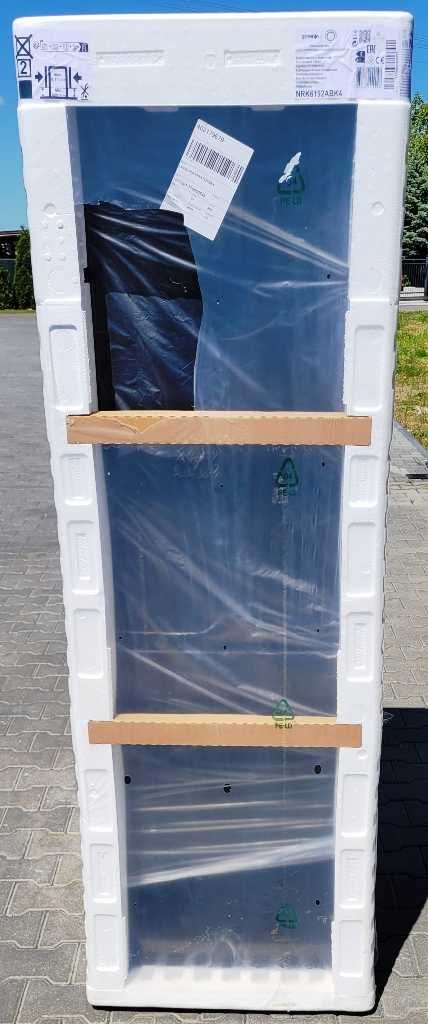 Lodówka GORENJE NRK6192ABK4 No Frost 185cm Czarna AdaptTech KitchenFit