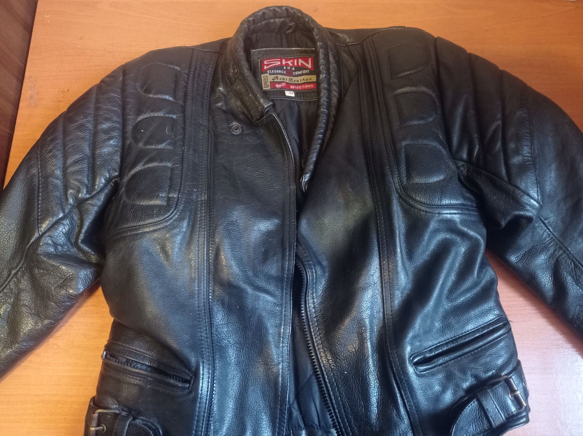 Real Leather шкіряна куртка 32 розміру