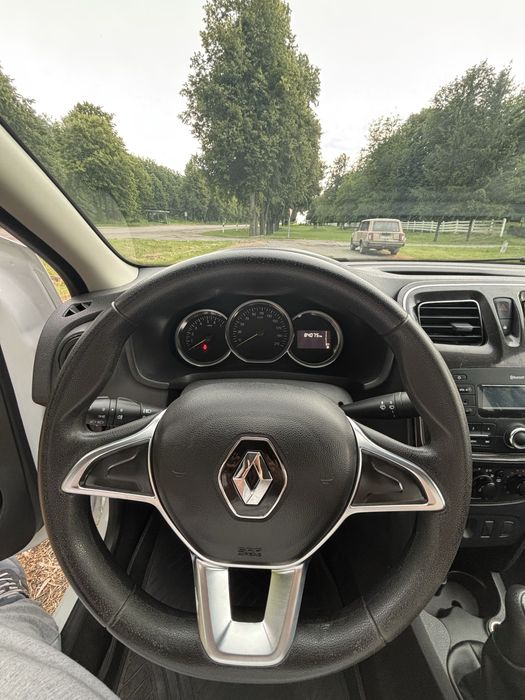 Продаю автомобіль Renault