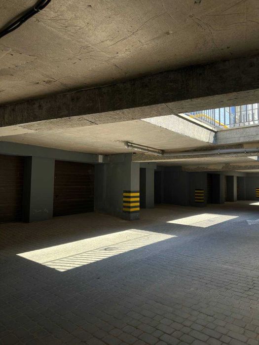 Продам гараж в  центрі,ЖР"Княгинин", вул. Княгинин 44, Галицька