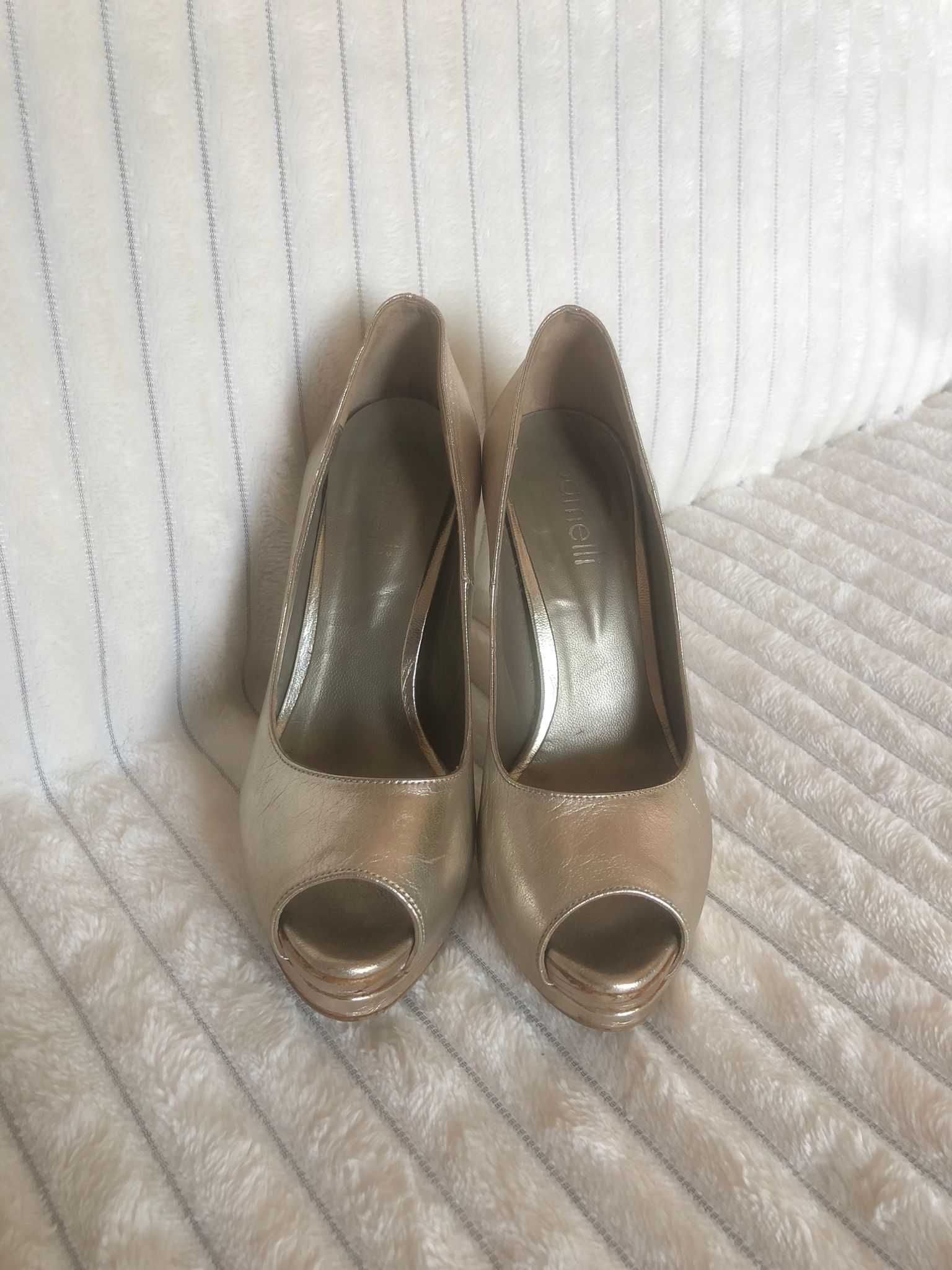 Sapatos de salto alto Peep Toe