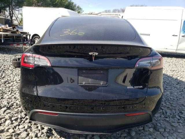 Tesla Model X 2023 року випуску
