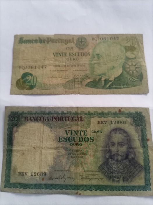 Duas notas de 20 escudos antigas de coleção