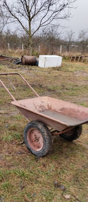 Садова тачка.       .