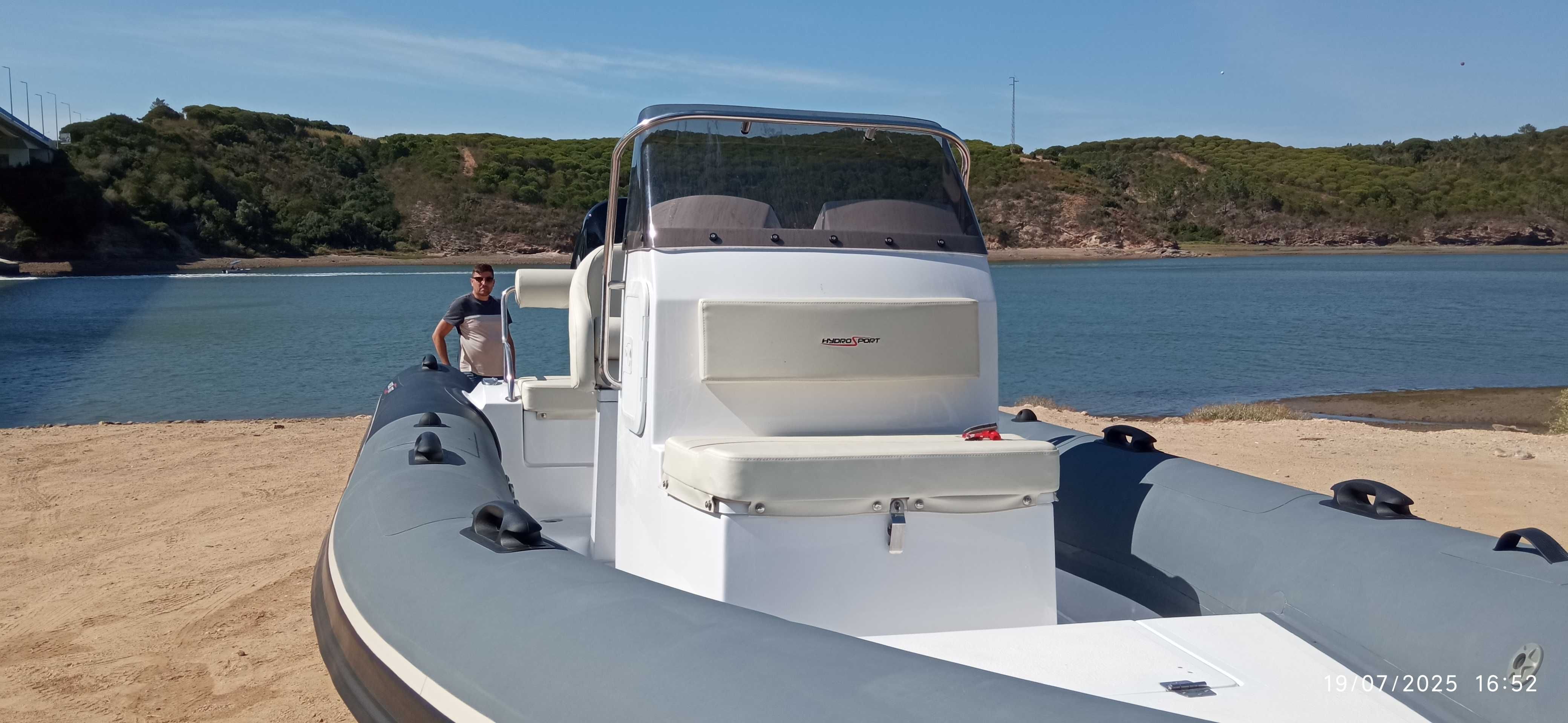 Hydrosport RIB646 barco de serviço 2025