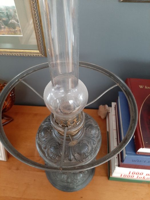 Kompletna lampa naftowa.