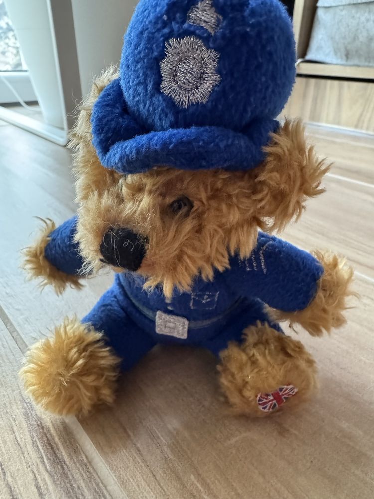 Maskotka londyński miś policjant