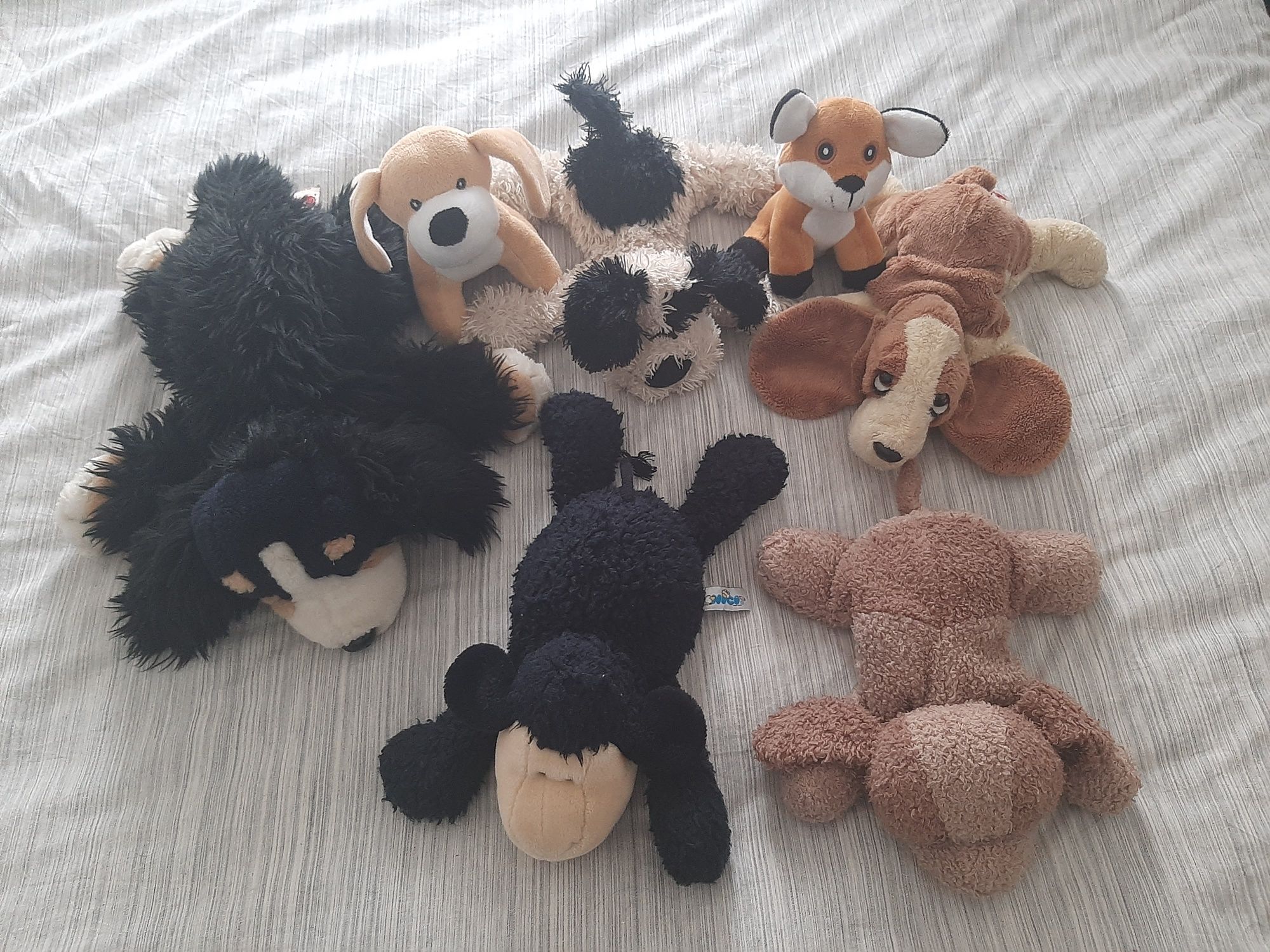 Varios peluches em bom estado