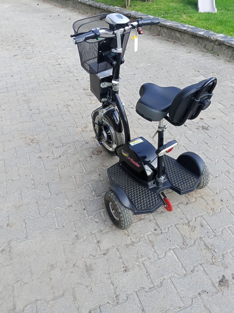 Hulajnoga elektryczna, 3 kołowa