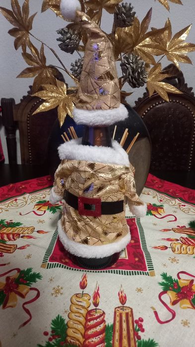 Vendo vestido de natal pra garrafas