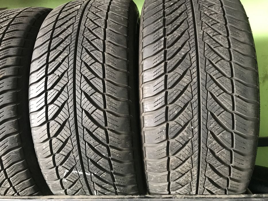 245/45/18. Гудіер