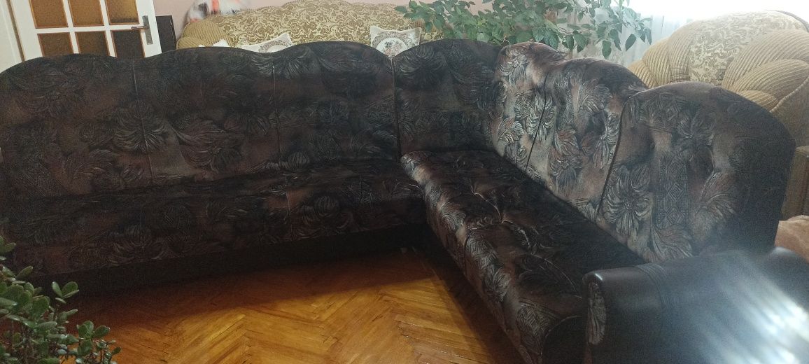 Продам угловий диван